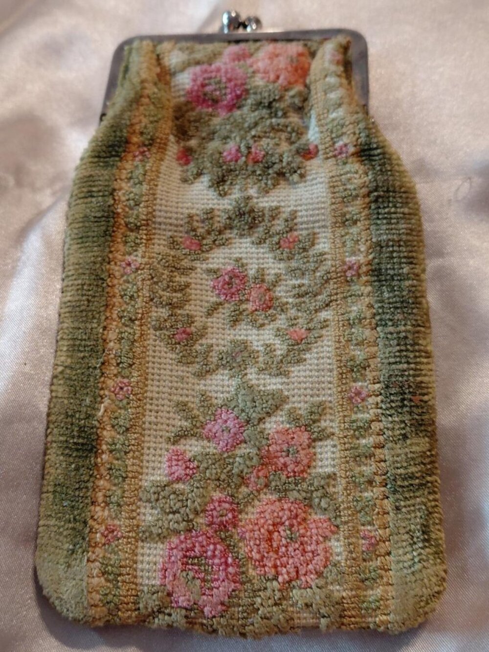 Vintage Velvet Carpet Bag Kiss Lock Eye Glass Pouch